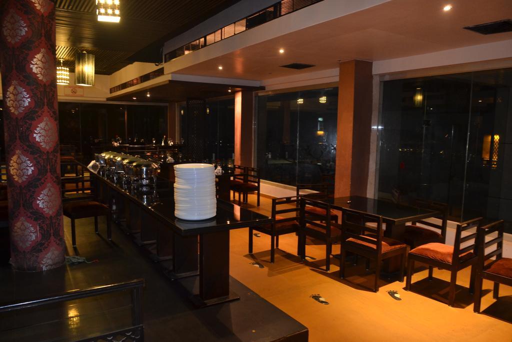 Sea Rock Inn 다만 외부 사진