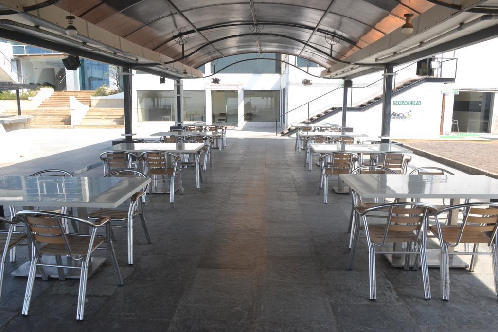 Sea Rock Inn 다만 외부 사진
