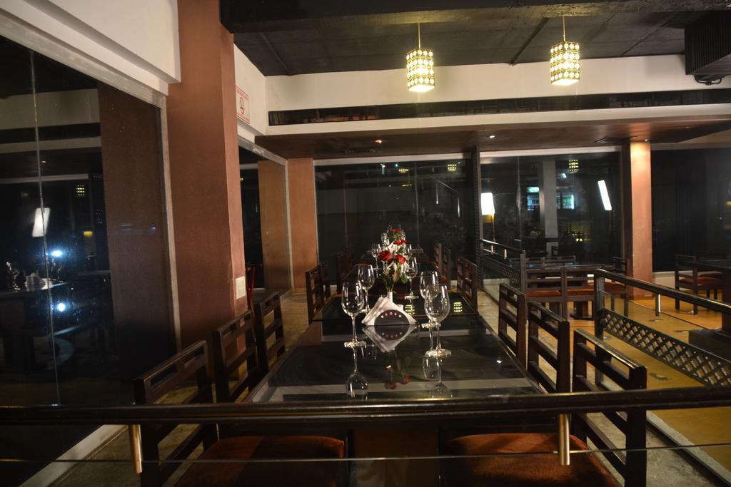 Sea Rock Inn 다만 외부 사진